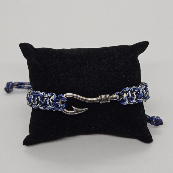 blue black white macrame slider bracelet with fish hook charm - Picture 1 of 4